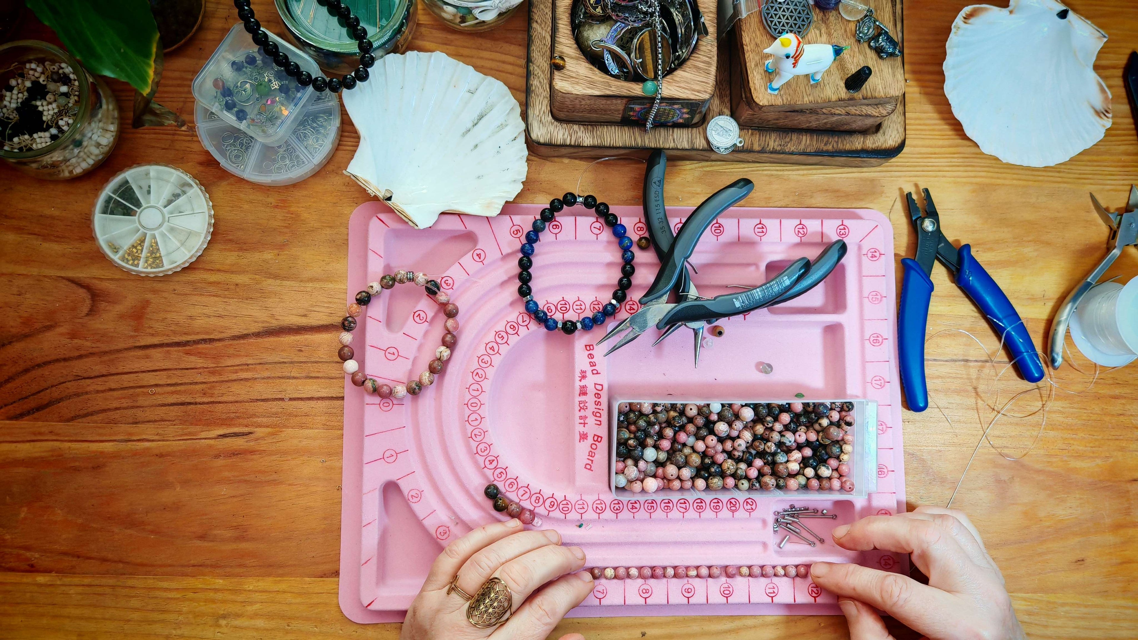 Plan de travail pour la création de bijoux