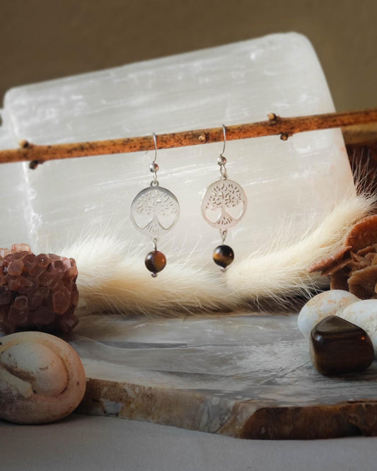 Boucles d’oreilles Oeil de Tigre motif Arbre de Vie acier sur roche plate avec pierres et épis blancs