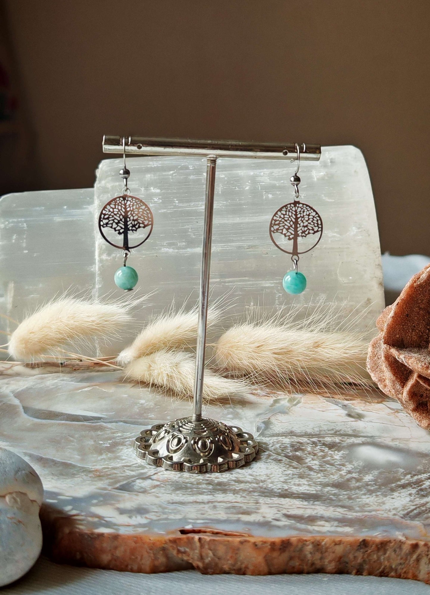 Boucle d'oreille arbre de vie filigranne amazonite sur support avec décord en roche