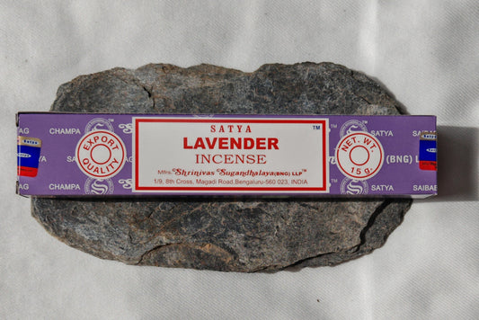 Encens Satya Lavande – Bâtonnets d’Encens Naturels (15 g)