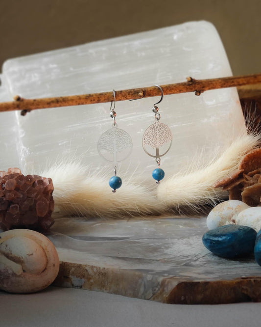 Boucles d’oreilles Apatite Arbre de Vie acier sur roche plate avec pierres et épis blancs